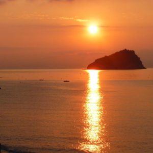 Alba in spiaggia Spotorno